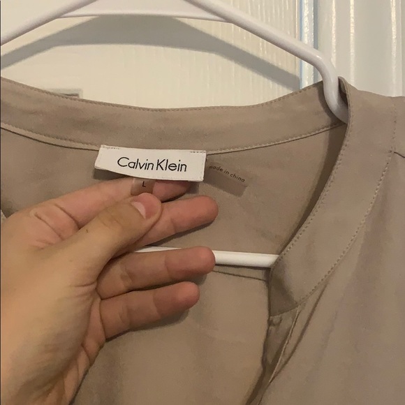 Tan shirt - Picture 2 of 3